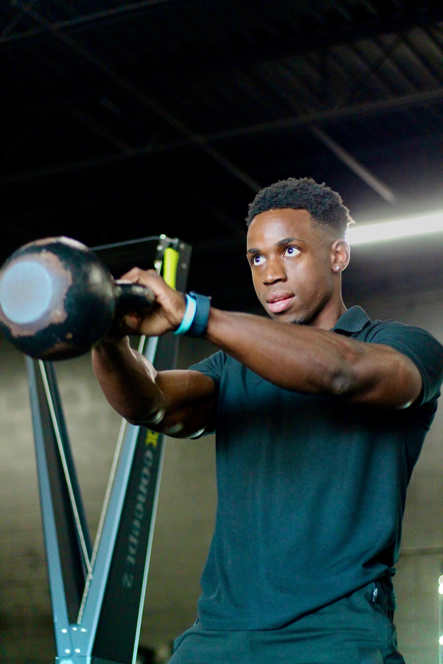 Emmitt Yale coaching functional kettlebell training